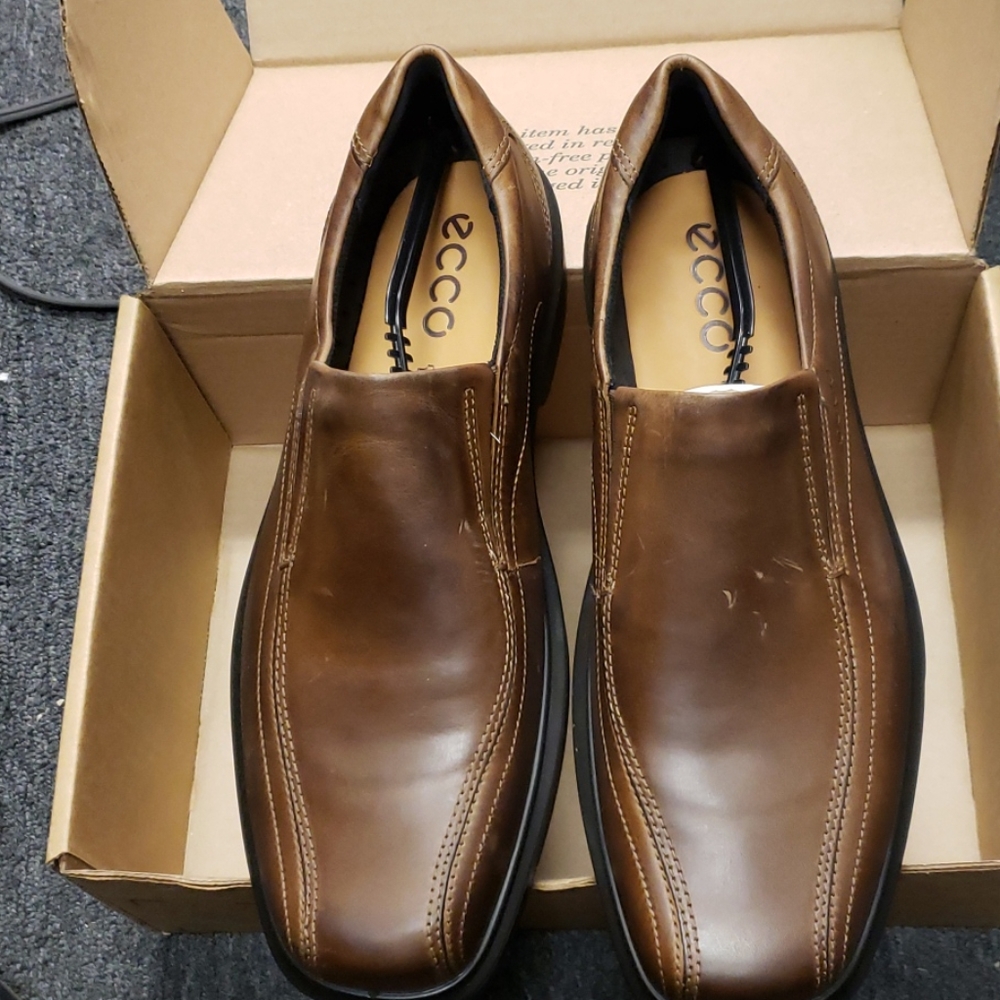Ecco brown shoes size 11 new some scratches